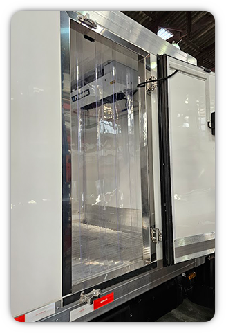 Cortina frigorífica instalada em baú de caminhão refrigerado